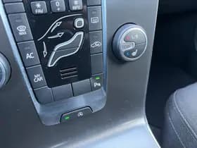 Volvo V40 1.6 T2 Summum / Xenon / 16" Velgen / Stoel verwarming / Voorruit verwarming / thumbnail 24