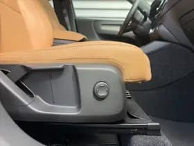 Volvo XC40 T2 Aut. Inscription / Park Assist Line / Trekhaak semi elektrisch / Amber leder / thumbnail 24