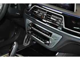 BMW 7-Serie thumbnail 34