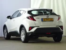 Toyota C HR thumbnail 6