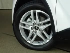Toyota C HR thumbnail 9