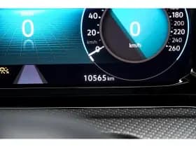 Volkswagen Golf thumbnail 42