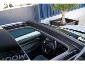 Volkswagen Golf thumbnail 2