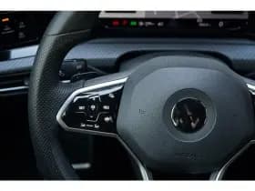 Volkswagen Golf thumbnail 61