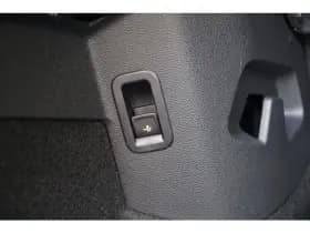 Volkswagen Golf thumbnail 77