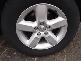 Toyota RAV4 thumbnail 17