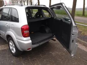 Toyota RAV4 thumbnail 9