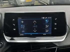 Peugeot 208 1.2 Automaat 130pk GT, Pano, Carplay, Stoelverwarming thumbnail 19