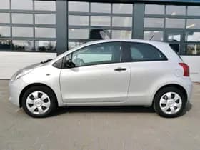 Toyota Yaris 1.3 VVTi 87pk, 3-Deurs, Airco, Elek. Pakket, thumbnail 3