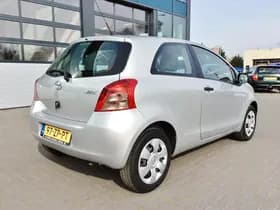 Toyota Yaris 1.3 VVTi 87pk, 3-Deurs, Airco, Elek. Pakket, thumbnail 4
