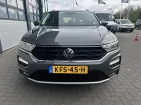 Volkswagen T-Roc thumbnail 2