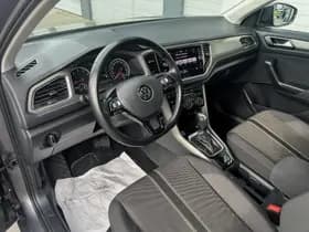 Volkswagen T-Roc thumbnail 5