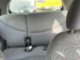 Toyota Yaris thumbnail 13