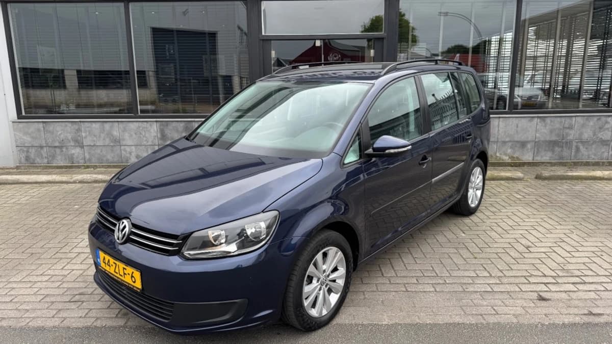 Volkswagen Touran — foto 1