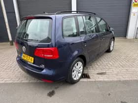 Volkswagen Touran thumbnail 4