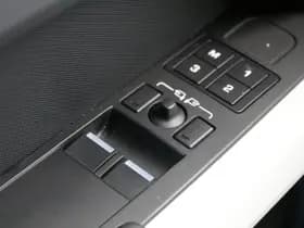 Land Rover Defender 90 3.0 D250 HSE | Grijs kenteken | Panorama | Elektr. trekhaak.. thumbnail 21