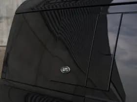 Land Rover Defender 110 2.0 P300e 110 X-Dynamic HSE Pano | stoel koeling | elektr Trekhaak.. thumbnail 38