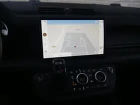 Land Rover Defender 110 3.0 P400 110 X-Dynamic HSE 5-persoons | panorama | meridian | trekhaak | Uniek mooi.. thumbnail 6