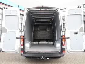 Volkswagen Crafter 2.0 TDI 140 L3H3 | Aut. | 3T trekgewicht | Navi | Camera | Airco.. thumbnail 3
