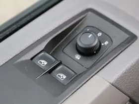 Volkswagen Crafter 2.0 TDI 140 L3H3 | Aut. | 3T trekgewicht | Navi | Camera | Airco.. thumbnail 21