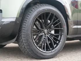 Land Rover Defender 110 2.0 P300e 110 X-Dynamic NIEUW | panorama | luchtvering | trekhaak.. thumbnail 18