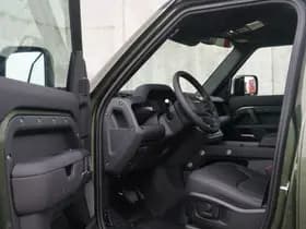 Land Rover Defender 110 2.0 P300e 110 X-Dynamic NIEUW | panorama | luchtvering | trekhaak.. thumbnail 20