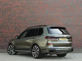 BMW X7 thumbnail 2