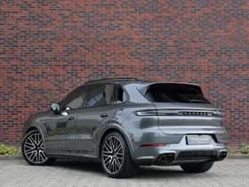 Porsche Cayenne thumbnail 2