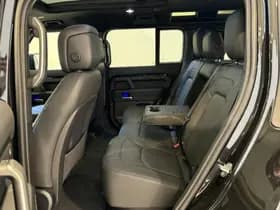 Land Rover Defender 110 Trophy Edition in Deep Sandglow Yellow – 2.0 P300e 110 X-Dynamic SE thumbnail 99