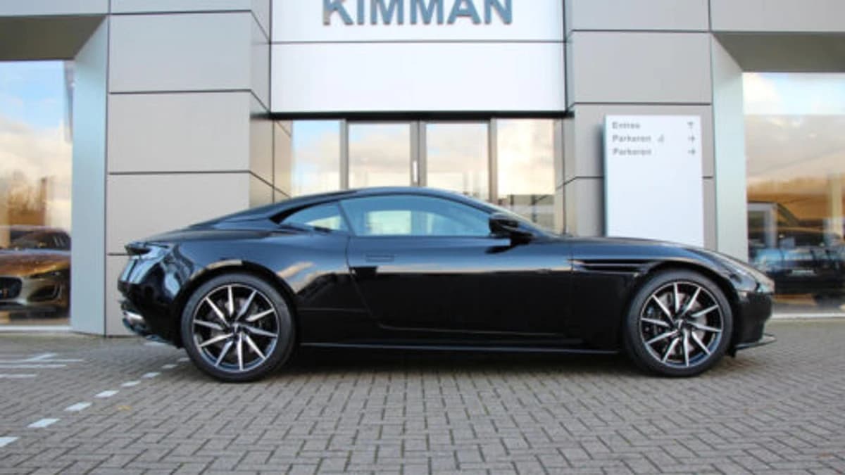 Aston Martin DB11 4.0 V8 — foto 1