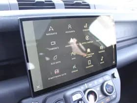 Land Rover Defender OCTA Black P635 4.4 V8 thumbnail 24