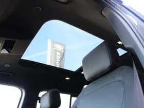 Land Rover Defender OCTA Black P635 4.4 V8 thumbnail 29