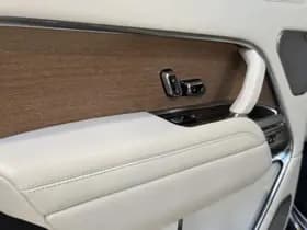 Land Rover Range Rover P460e LWB HSE PHEV thumbnail 39