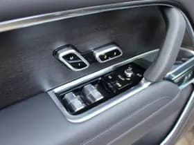 Land Rover Range Rover 3.0 P460e HSE PHEV thumbnail 12