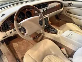 Jaguar XK8 4.0 V8 Convertible thumbnail 12