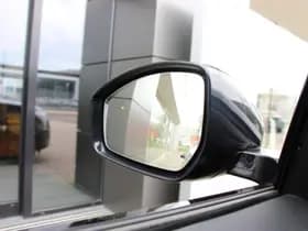 Land Rover Range Rover Velar thumbnail 12