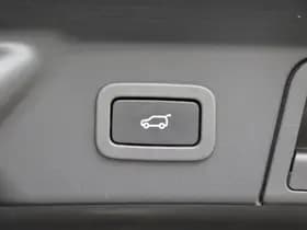 Land Rover Range Rover Velar thumbnail 10