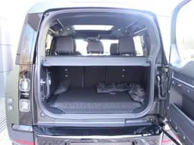 Land Rover Defender thumbnail 8