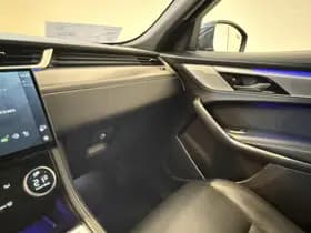 Jaguar F-Pace thumbnail 27