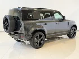 Land Rover Defender thumbnail 3