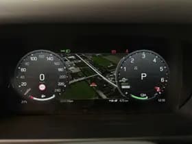 Land Rover Defender thumbnail 7