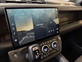 Land Rover Defender thumbnail 9