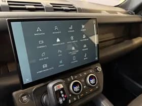 Land Rover Defender thumbnail 10