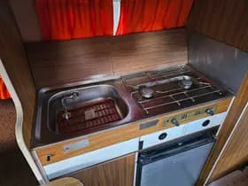 Mercedes-Benz 200 thumbnail 12