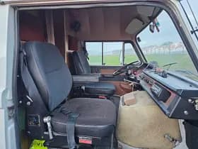 Mercedes-Benz 200 thumbnail 6