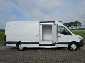 Mercedes-Benz Sprinter thumbnail 16