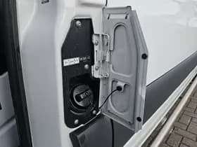 Mercedes-Benz Sprinter thumbnail 21