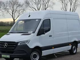 Mercedes-Benz Sprinter thumbnail 2