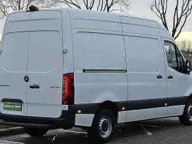 Mercedes-Benz Sprinter thumbnail 3