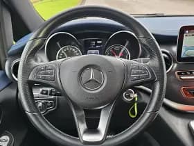 Mercedes-Benz Eqv thumbnail 11